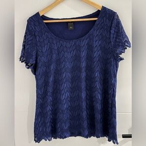 Ann Taylor: Women’s Short Sleeve Blouse- Size XL